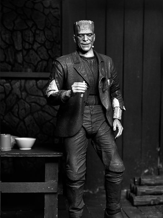Frankenstein'S Bride - Ultimate Monsters (B&W) - Universal Monsters 7" Scale Action Figure - Buy Online Only