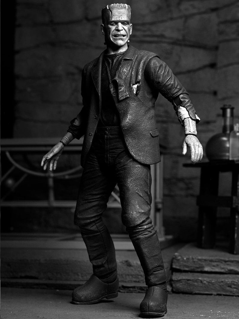 Frankenstein'S Bride - Ultimate Monsters (B&W) - Universal Monsters 7" Scale Action Figure - Buy Online Only