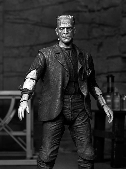 Frankenstein'S Bride - Ultimate Monsters (B&W) - Universal Monsters 7" Scale Action Figure - Buy Online Only
