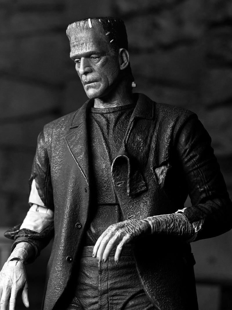 Frankenstein'S Bride - Ultimate Monsters (B&W) - Universal Monsters 7" Scale Action Figure - Buy Online Only